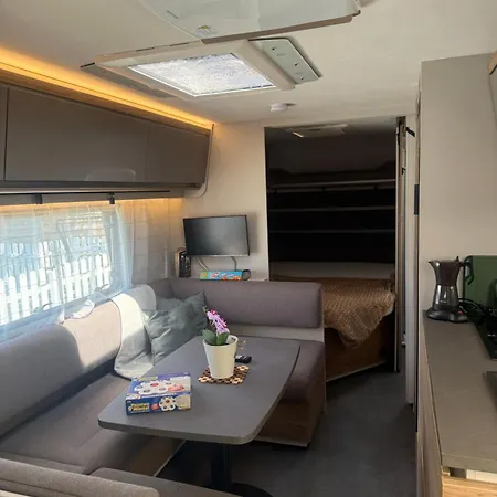 Hellove Premium Air-c Caravans Nowe Klimatyzowane Przyczepy - Kite & Wind, Polwysep Helski Kemp Jastarnia