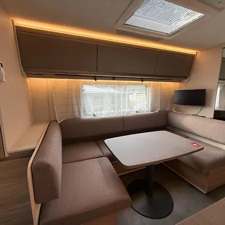 Hellove Premium Air-c Caravans Nowe Klimatyzowane Przyczepy - Kite & Wind, Polwysep Helski 营地