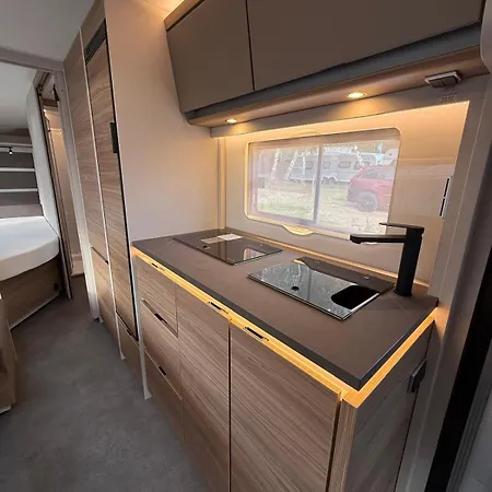 Hellove Premium Air-c Caravans Nowe Klimatyzowane Przyczepy - Kite & Wind, Polwysep Helski