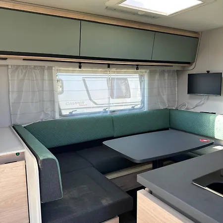 Hellove Premium Air-c Caravans Nowe Klimatyzowane Przyczepy - Kite & Wind, Polwysep Helski 营地