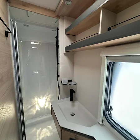 Hellove Premium Air-c Caravans Nowe Klimatyzowane Przyczepy - Kite & Wind, Polwysep Helski *