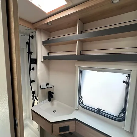 Hellove Premium Air-c Caravans Nowe Klimatyzowane Przyczepy - Kite & Wind, Polwysep Helski Kemp *