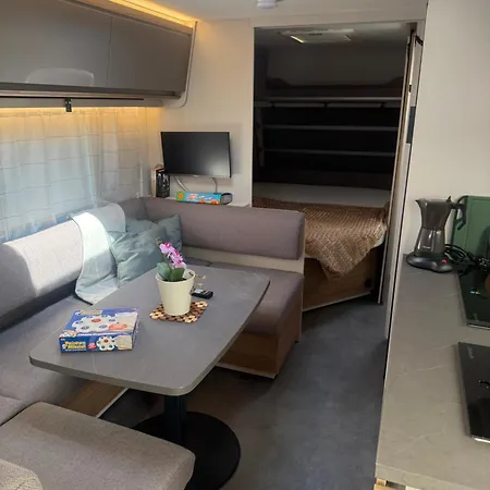 Hellove Premium Air-c Caravans Nowe Klimatyzowane Przyczepy - Kite & Wind, Polwysep Helski Kemp Jastarnia